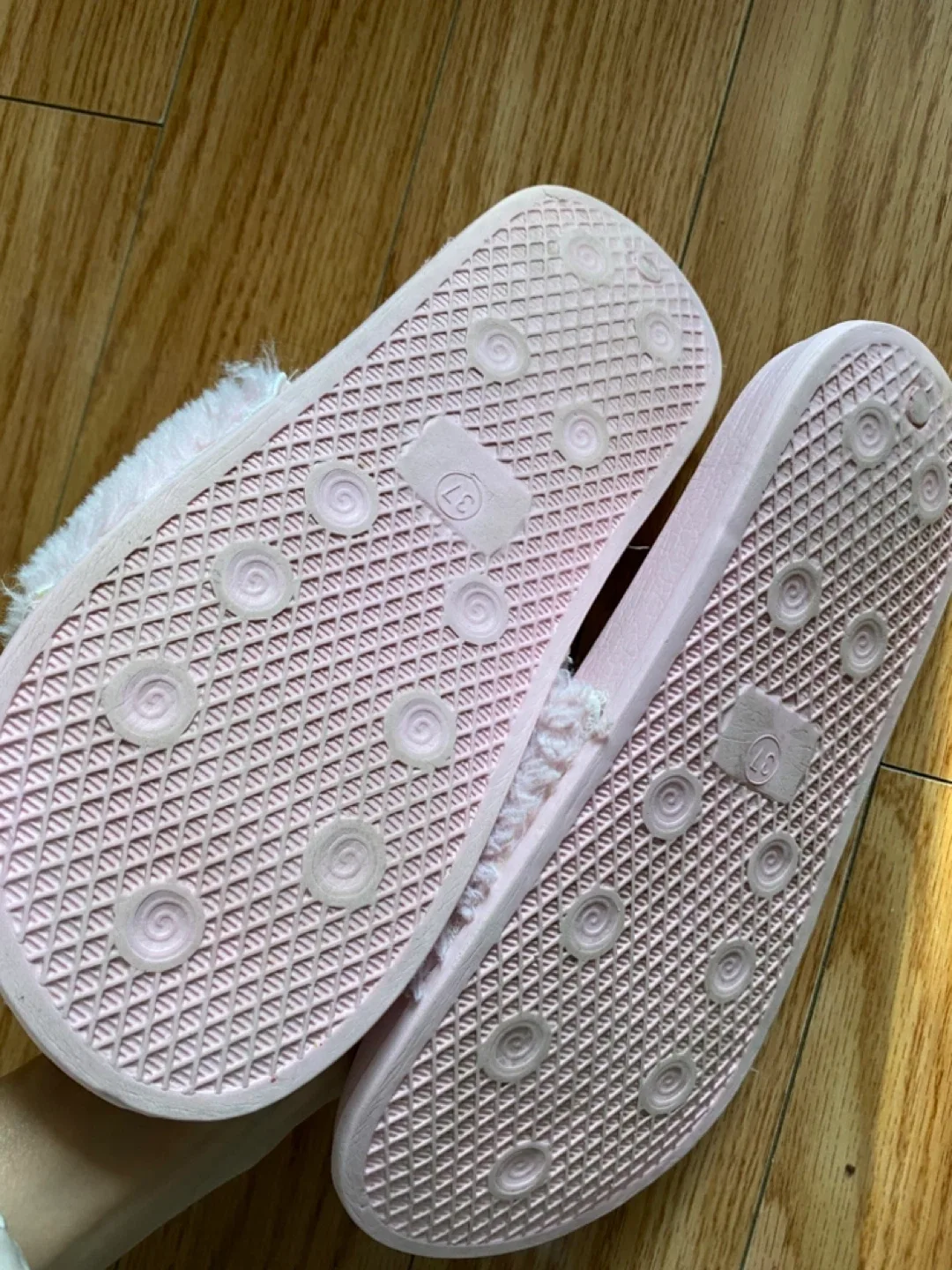 Kawai Pink Furry Slides - Size 6 image indicator(3)