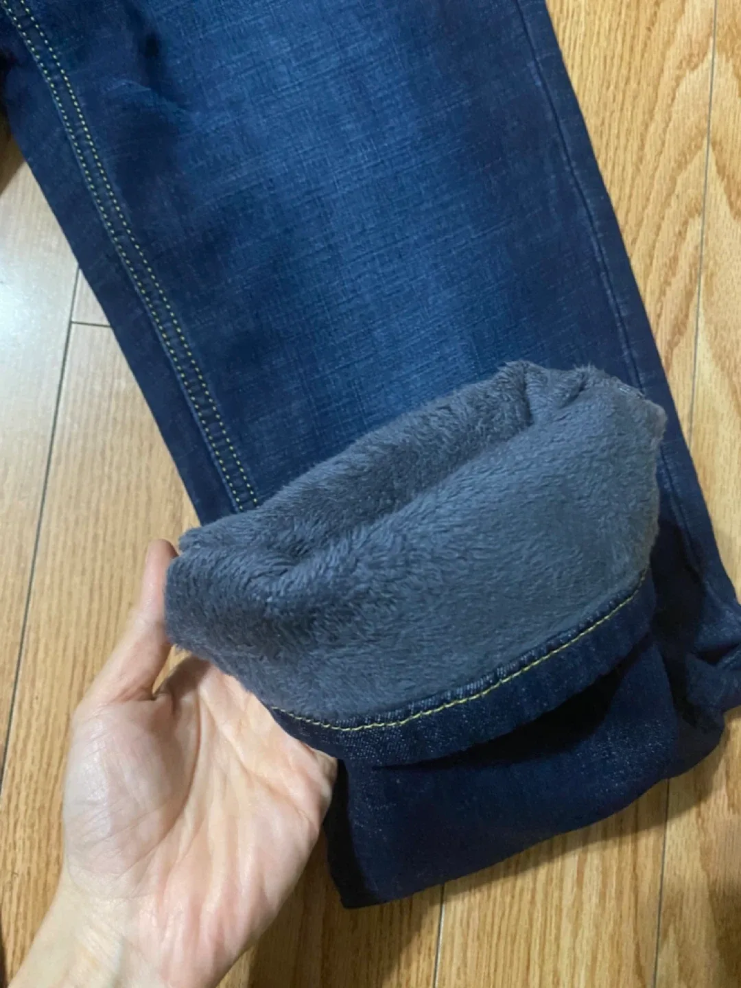 Brand New Dark Blue Fluffy Warm Jeans - Size 31 image indicator(4)