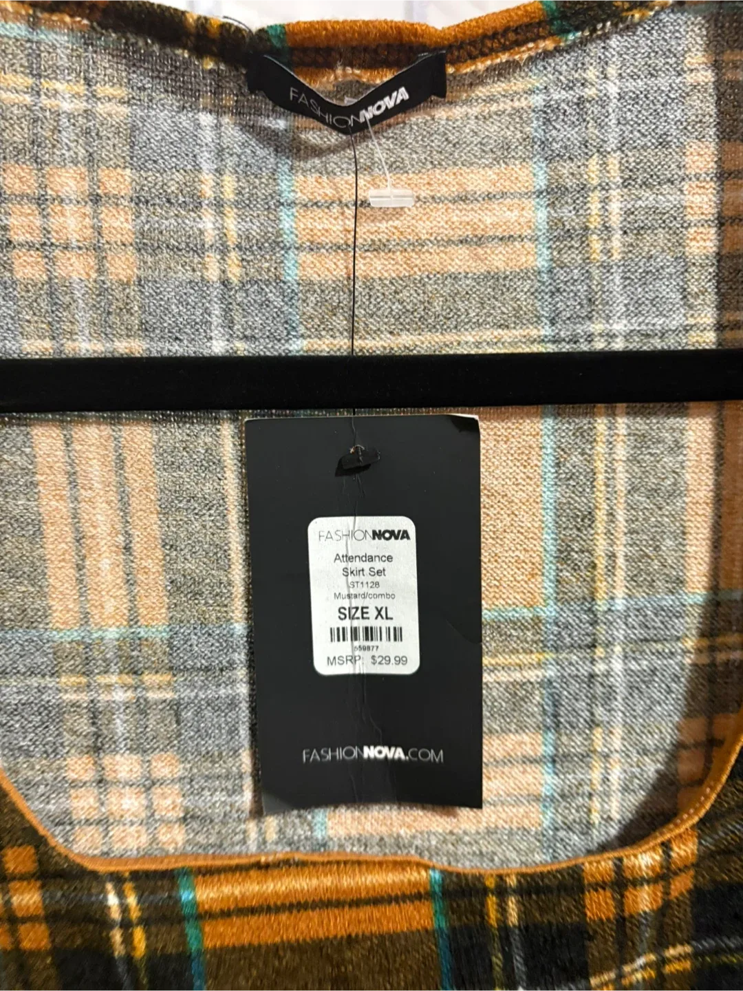 Fashion Nova Attendance Top - XL image indicator(3)