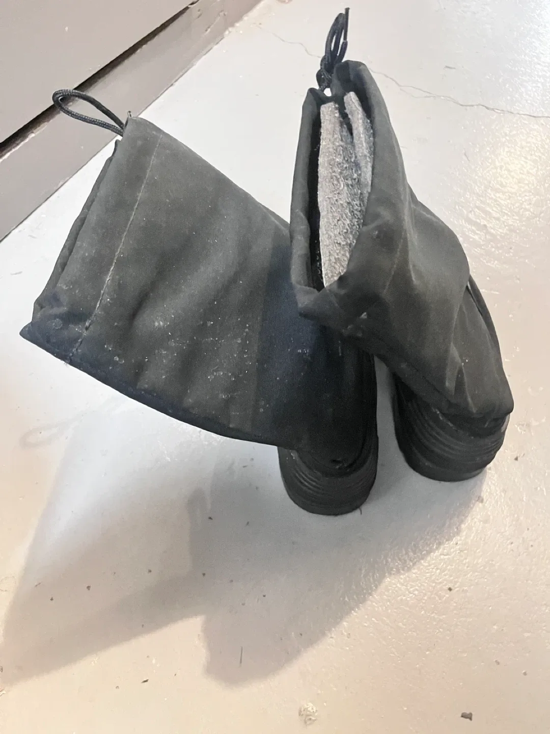 Men's Black Winter Boots - Size 9 image indicator(3)