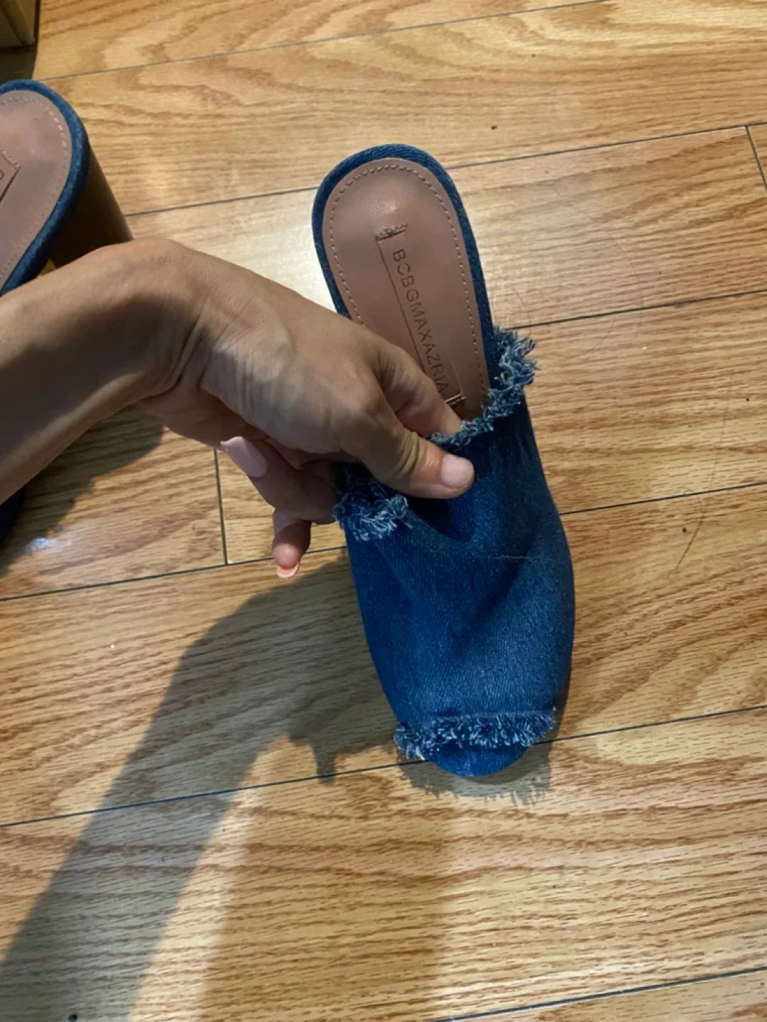 BCBG MAXAZRIA Denim Mules Size 6 image indicator(2)