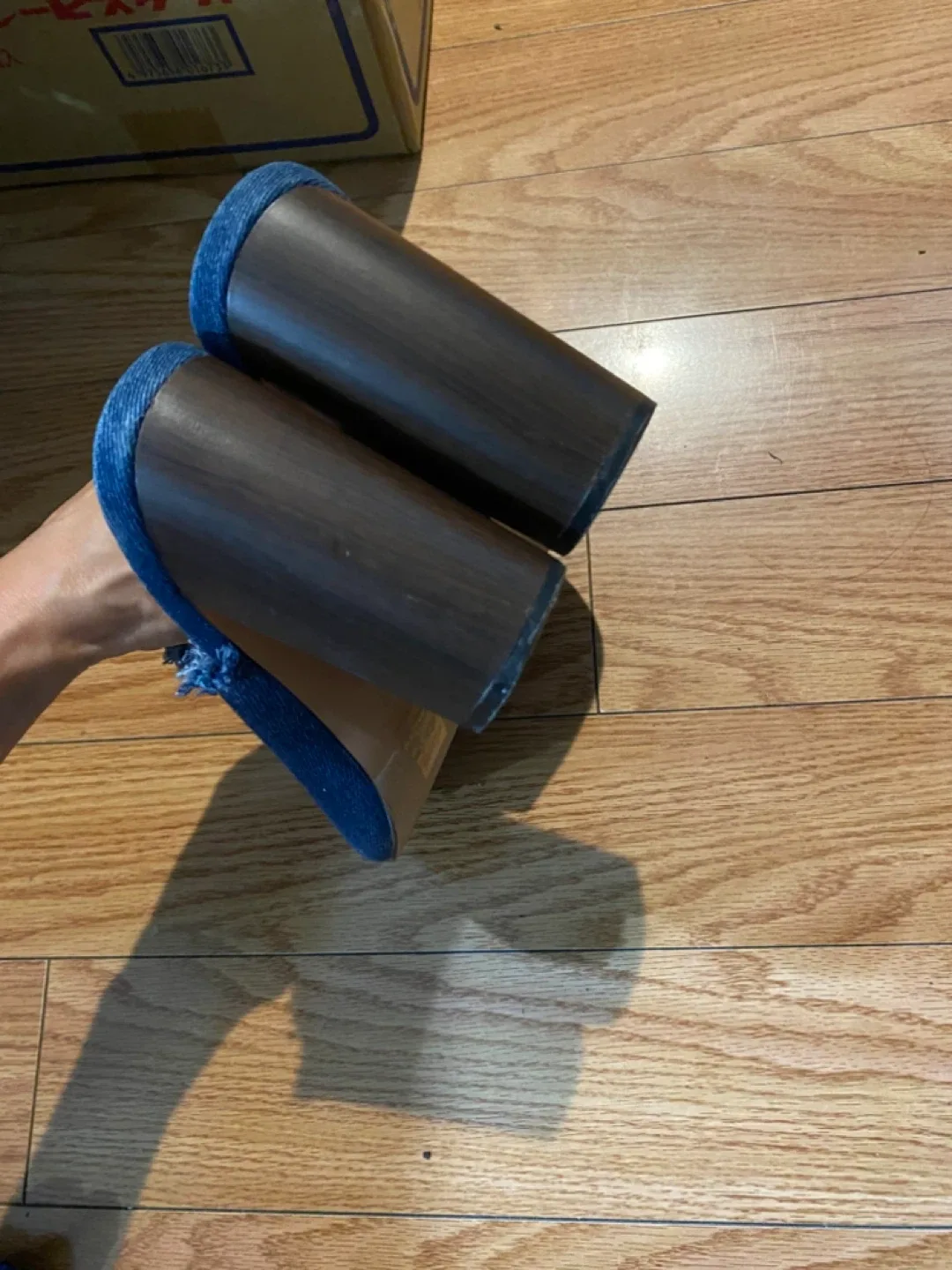 BCBG MAXAZRIA Denim Mules Size 6 image indicator(5)