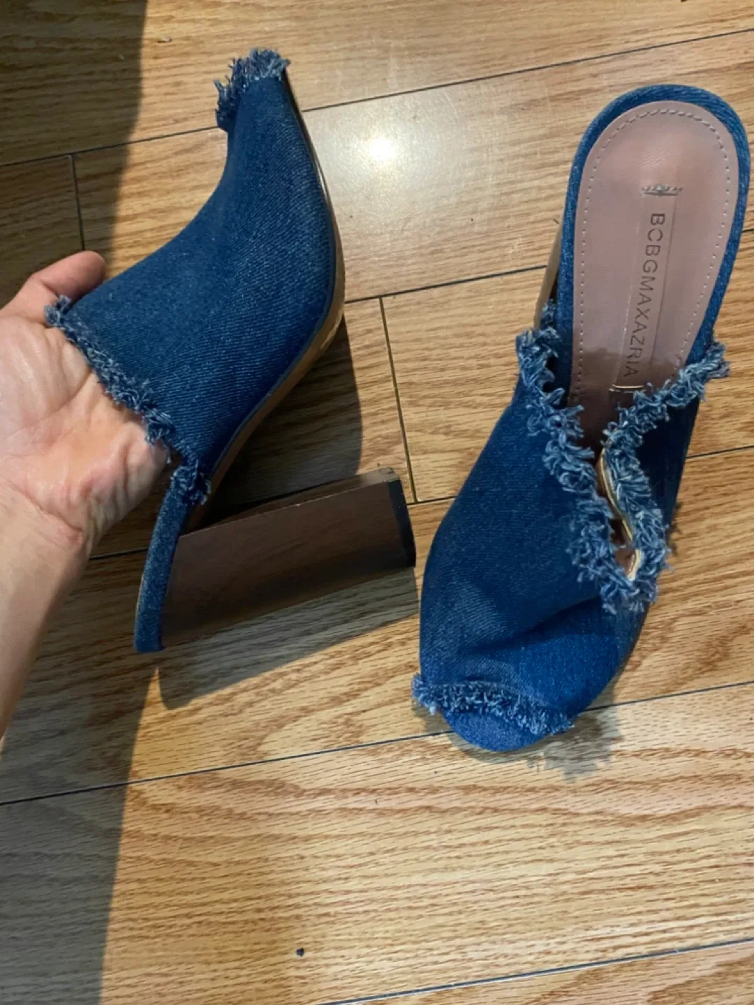 BCBG MAXAZRIA Denim Mules Size 6 image indicator(3)
