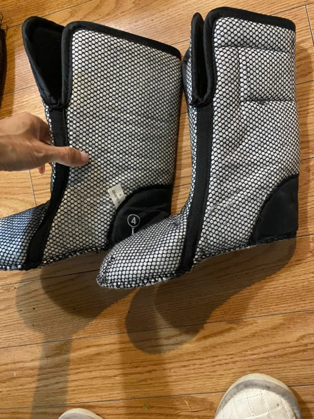 Sorel Felt Booties Size 4 image indicator(10)