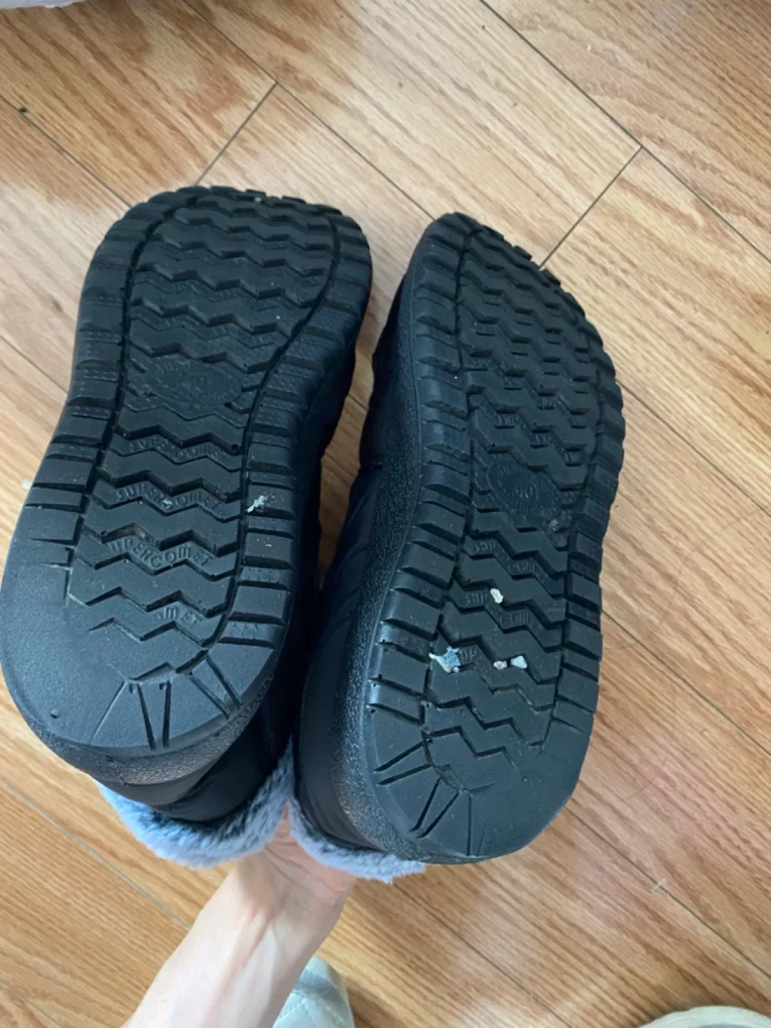 Black Winter Boots with Fur Trim Size 8 image indicator(5)