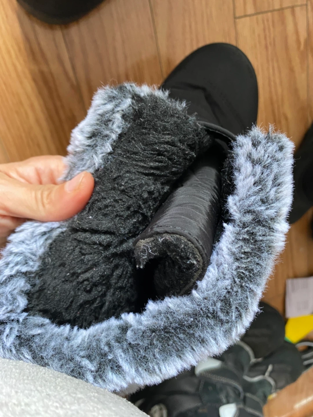 Black Winter Boots with Fur Trim Size 8 - photo 3