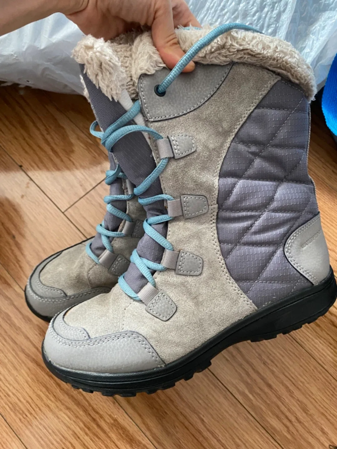 Columbia Women's Winter Boots Size 6 thumbnail
