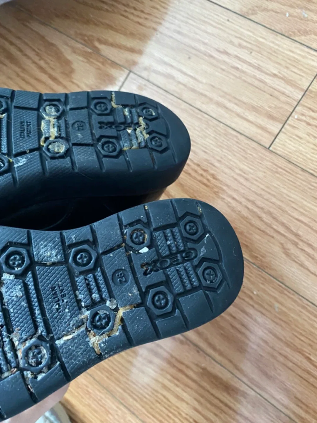 Geox Black Velcro Leather Shoes - Toddler Size 28 image indicator(4)