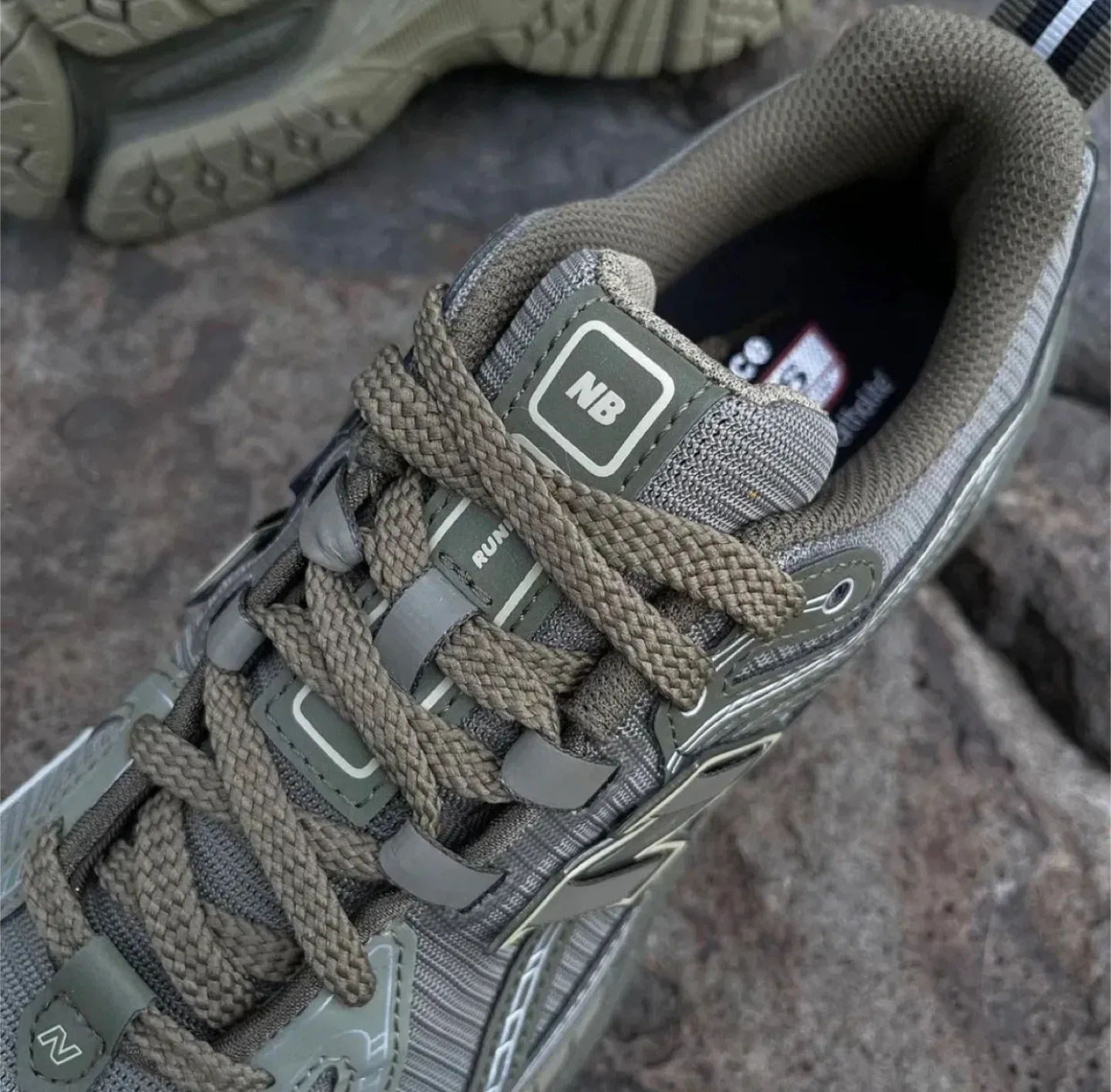 New Balance 1960R Men's 8.5 image indicator(4)