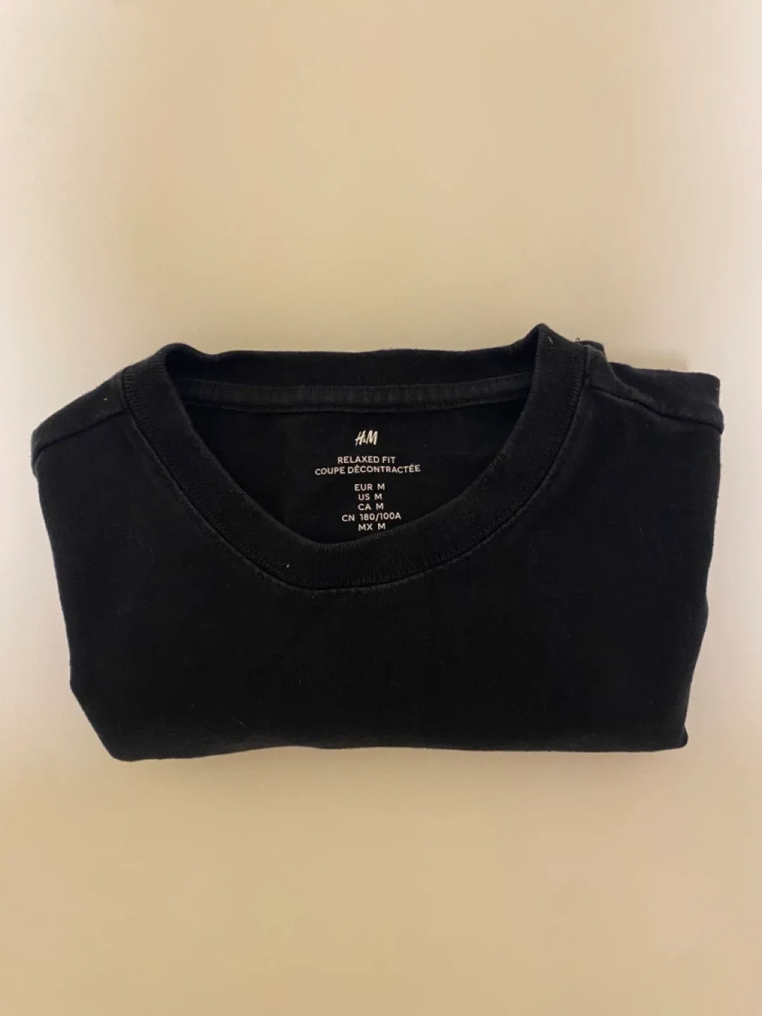 H&M Relaxed Fit Black T-Shirt - Size M thumbnail