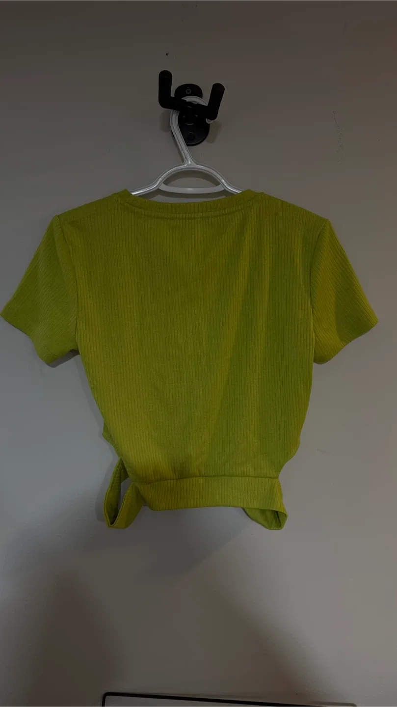 Twentyfourseven Lime Green Ribbed Crop Top - Size L image indicator(2)