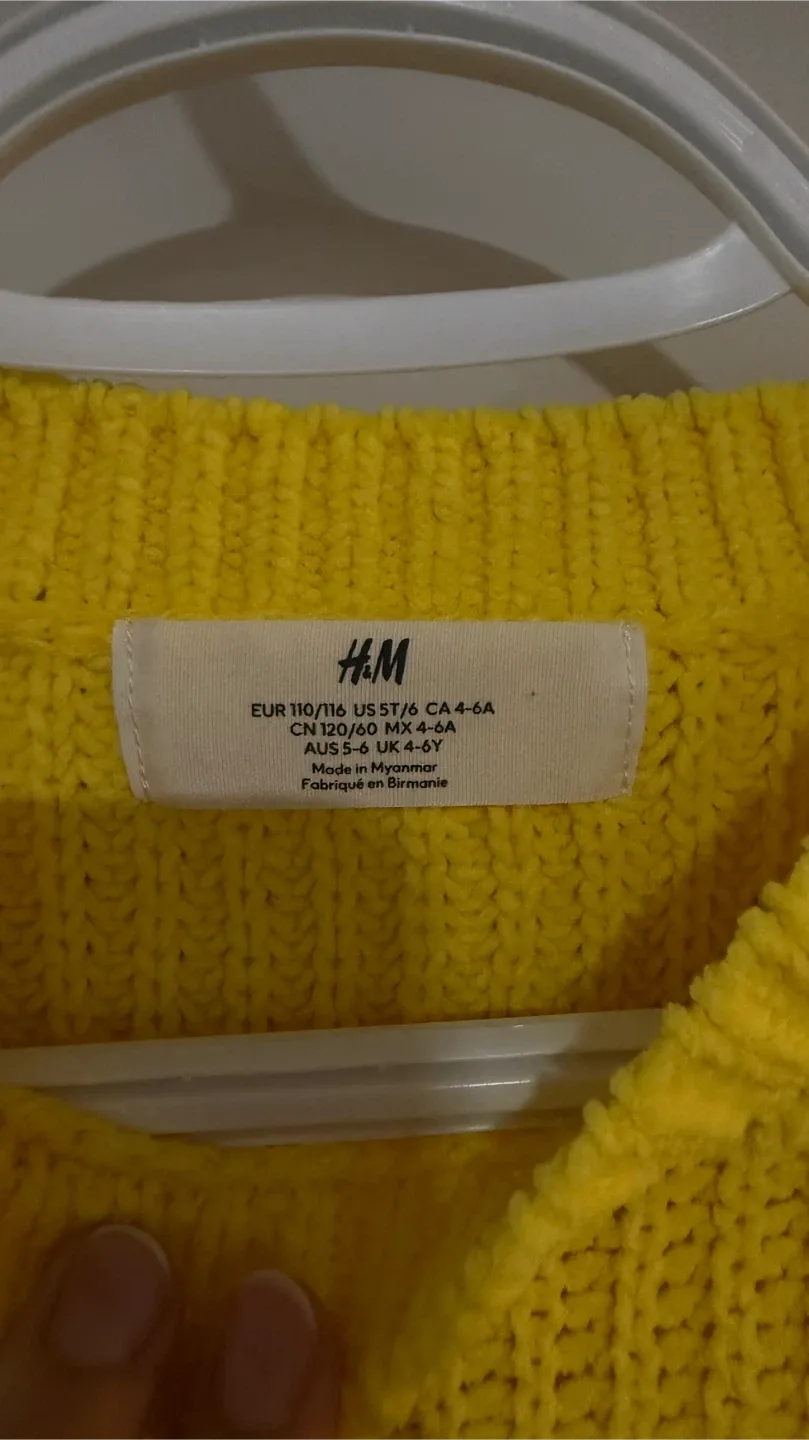 H&M Yellow Knit Sweater - Size 5T/6 image indicator(2)