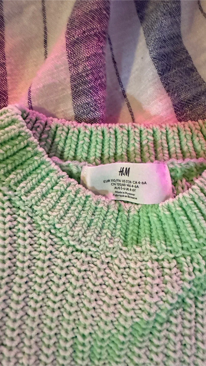 H&M Knit Sweater - Size 4-6A image indicator(2)