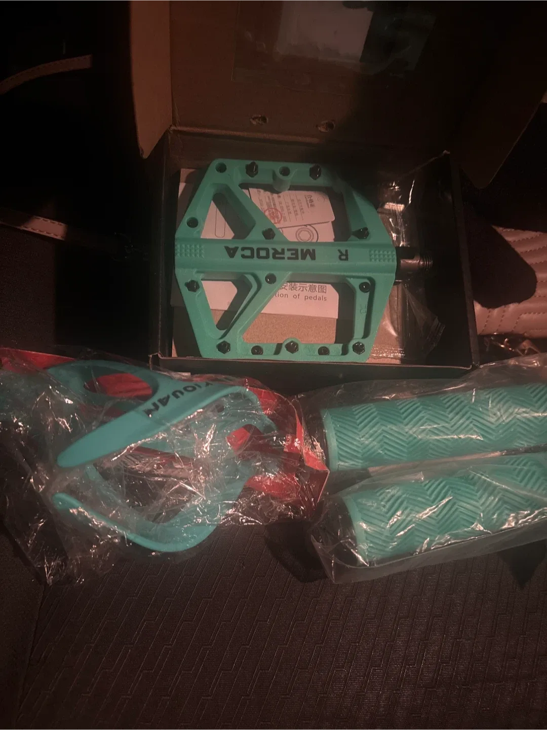 MEROCA Bike Pedals & Handlebar Grips - New image indicator(4)