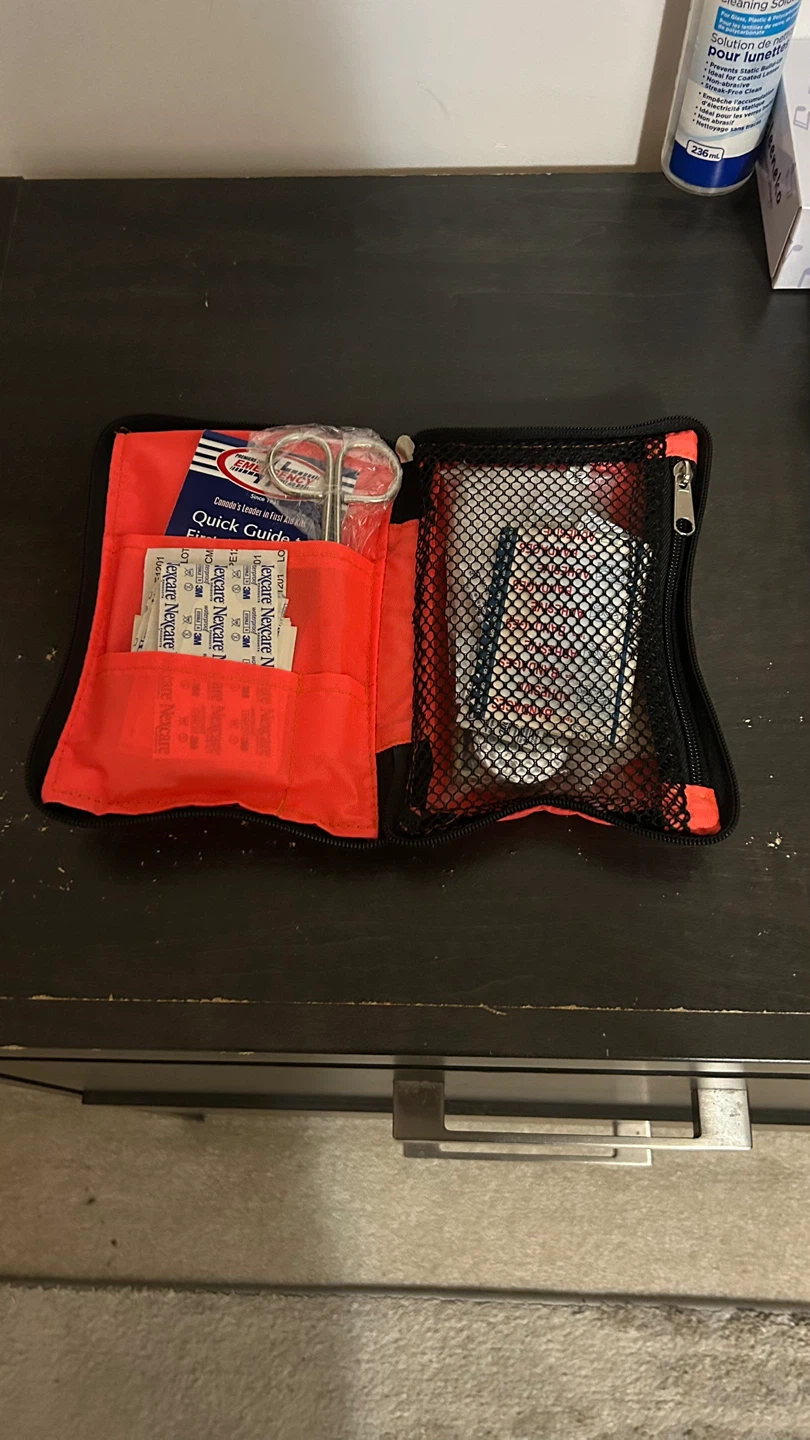 First Aid Kit - Trousse de Premiers Soins - photo 2