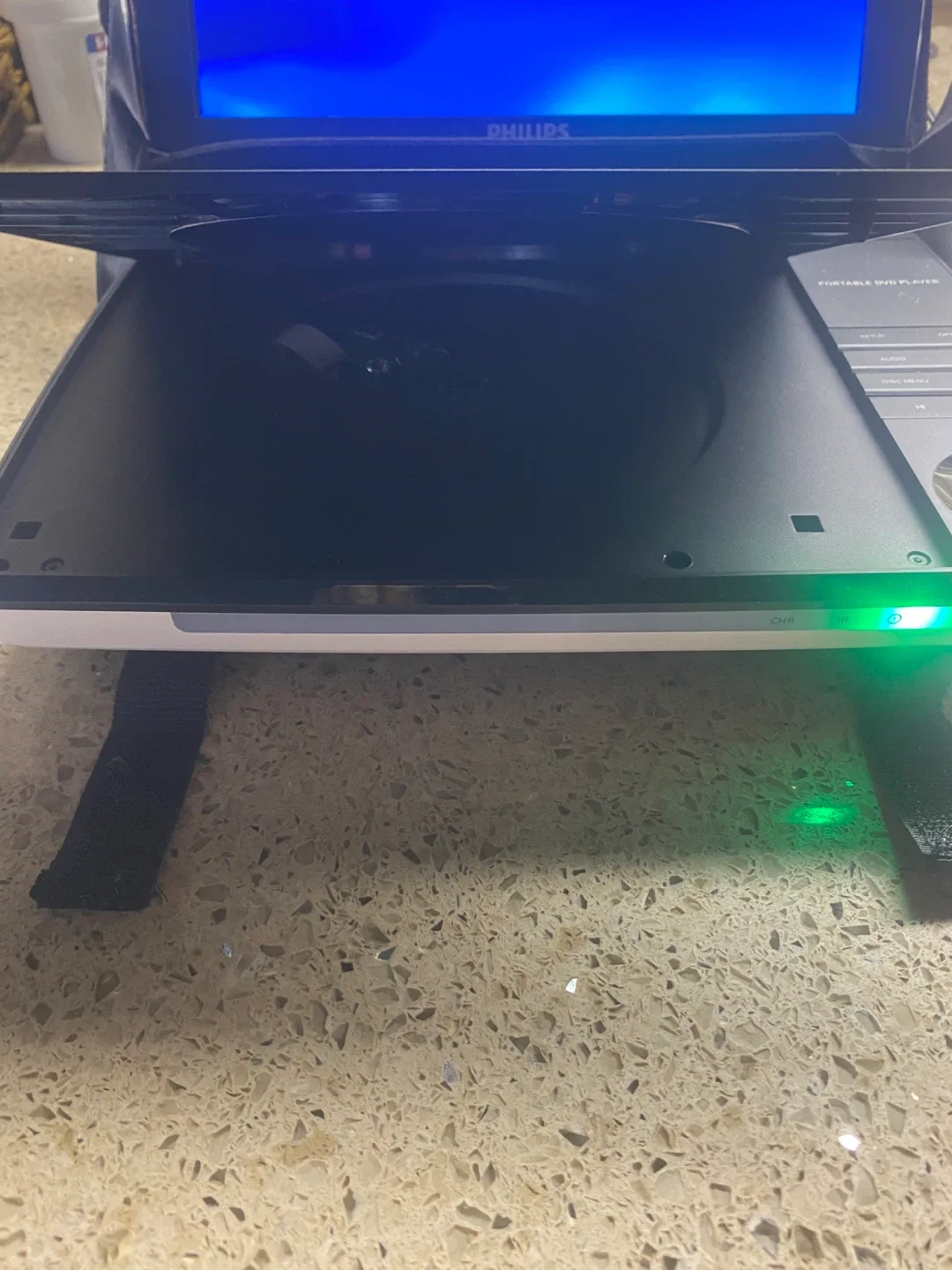 Philips Portable DVD Player with 9" Widescreen image indicator(2)