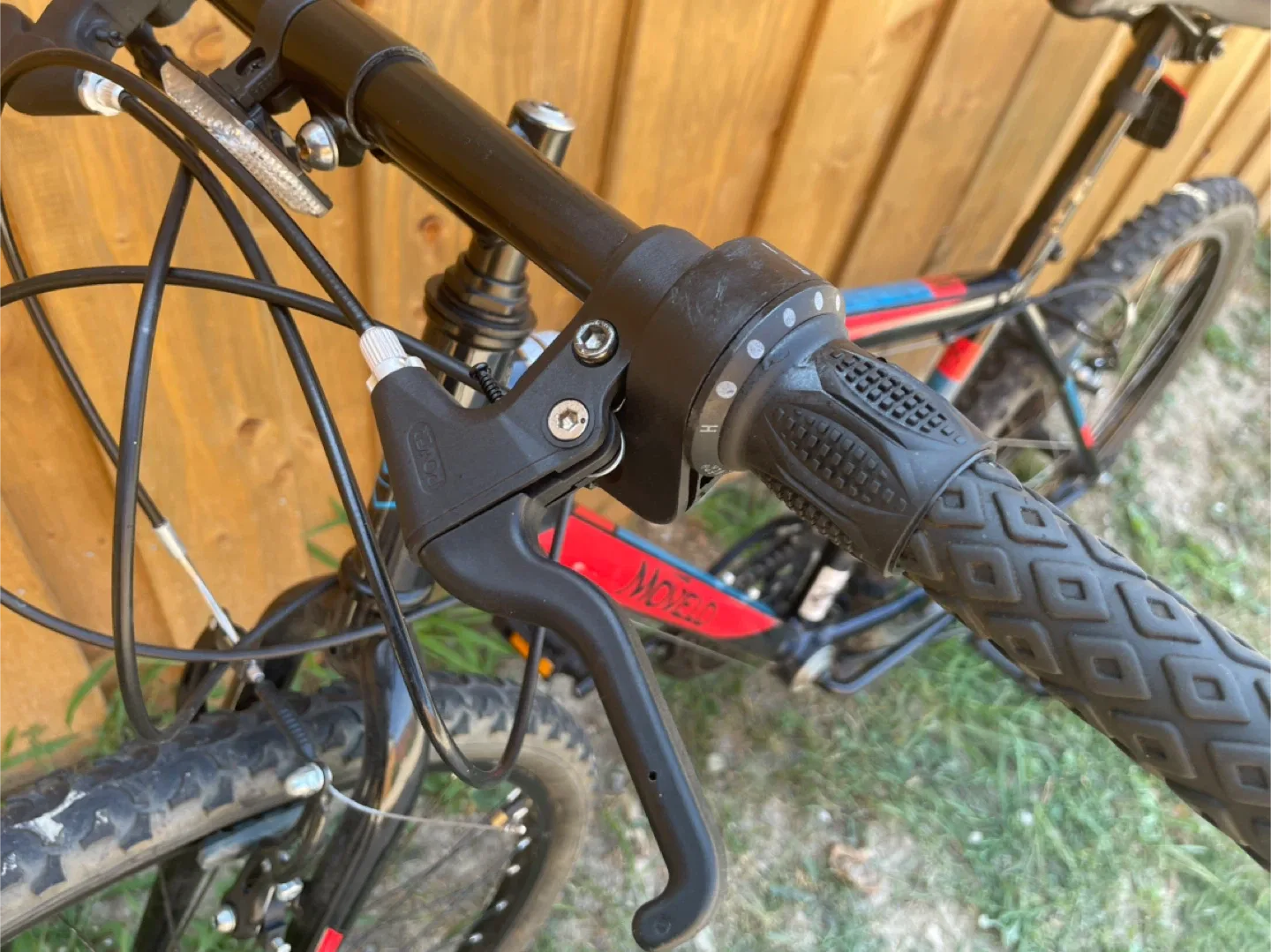 Movaelo Algonquin 26" Mountain Bike image indicator(8)