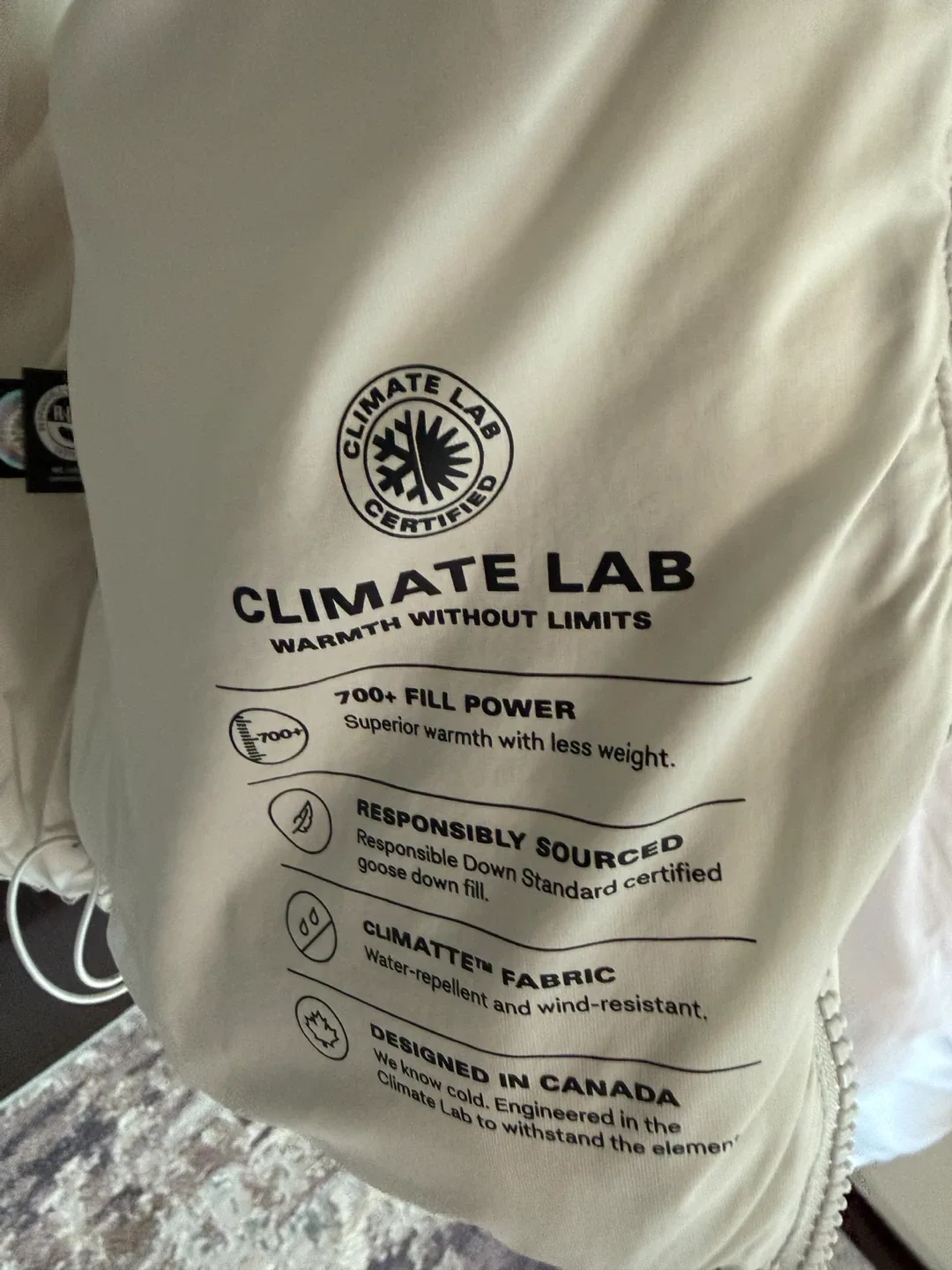 TNA Mega Puff Vest - Size Small Aritzia image indicator(3)