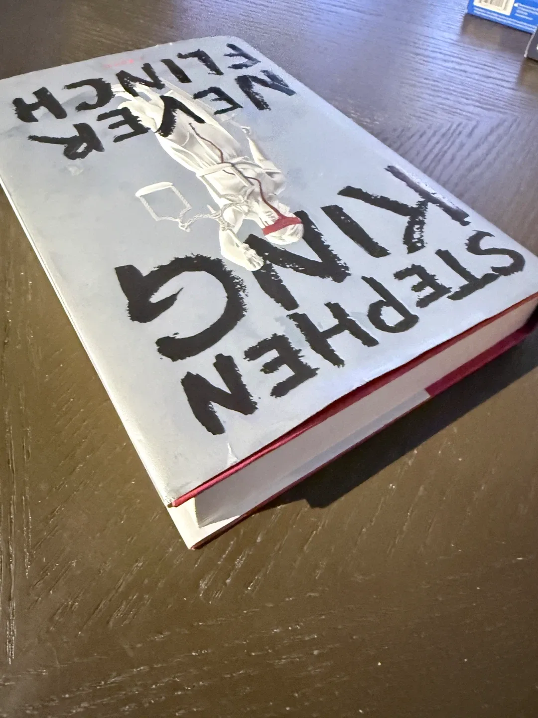 Stephen King - Never Flinch (Hardcover) image indicator(3)