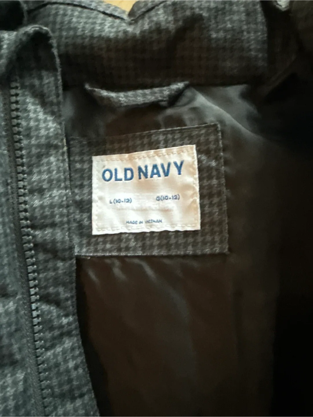 Old Navy Boy’s Puffer Vest - Size L (10-12) image indicator(2)