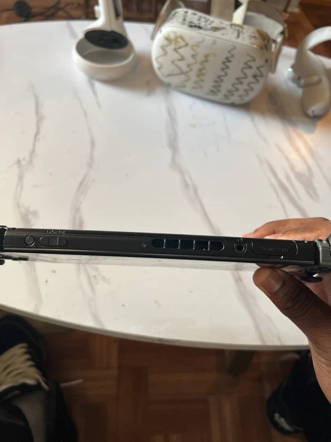 Nintendo Switch Console with Joy-Cons image indicator(5)