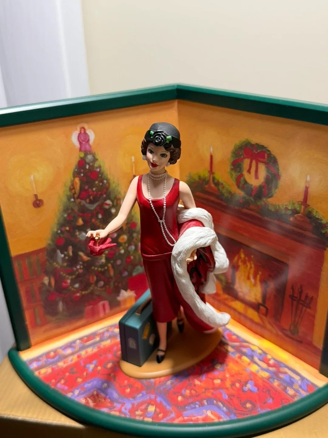 Holiday Voyage Barbie Card-Display Figurine image indicator(2)