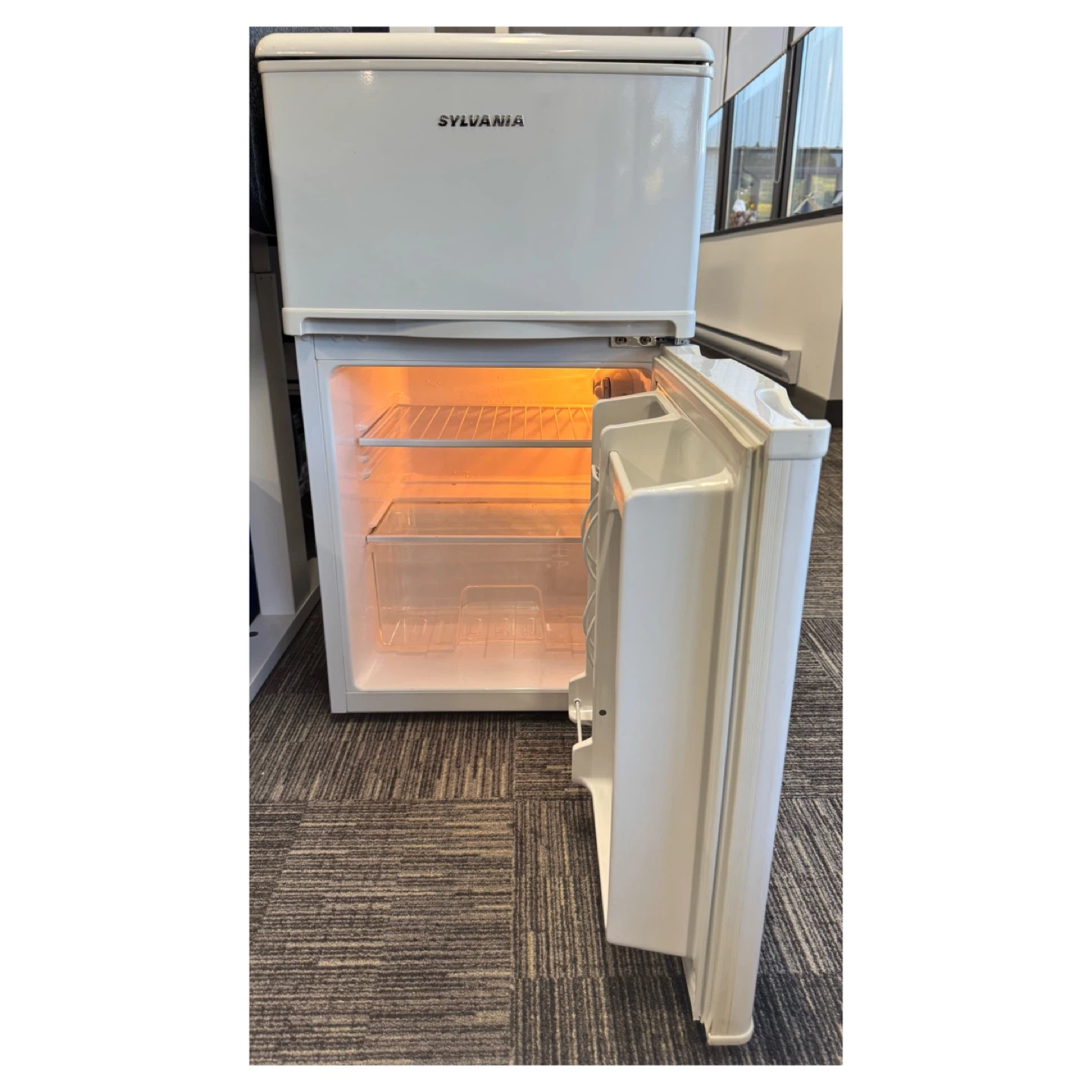 Sylvania White Mini Fridge with Freezer - photo 3