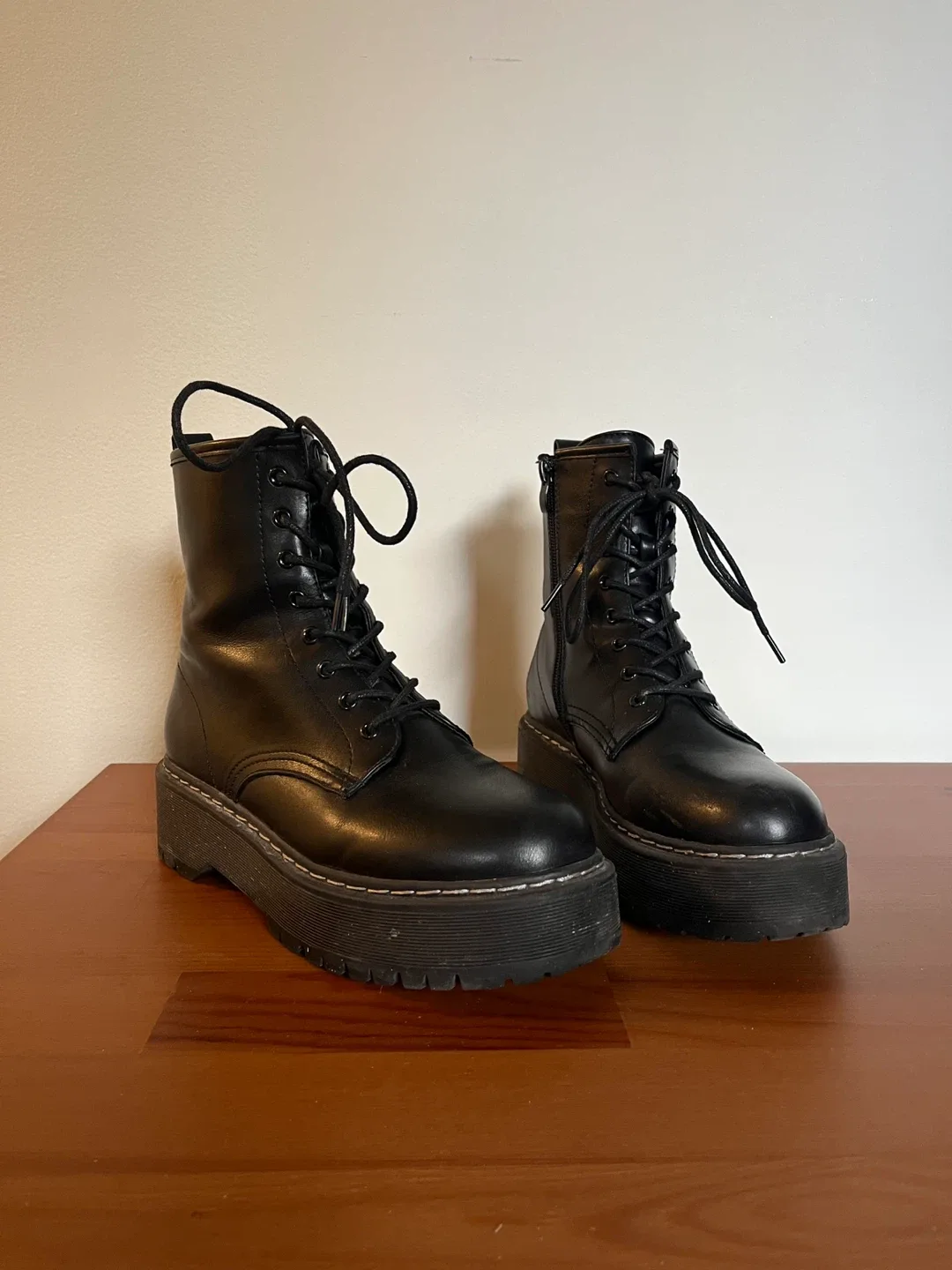 Steve Madden Bettyy Black Boots thumbnail