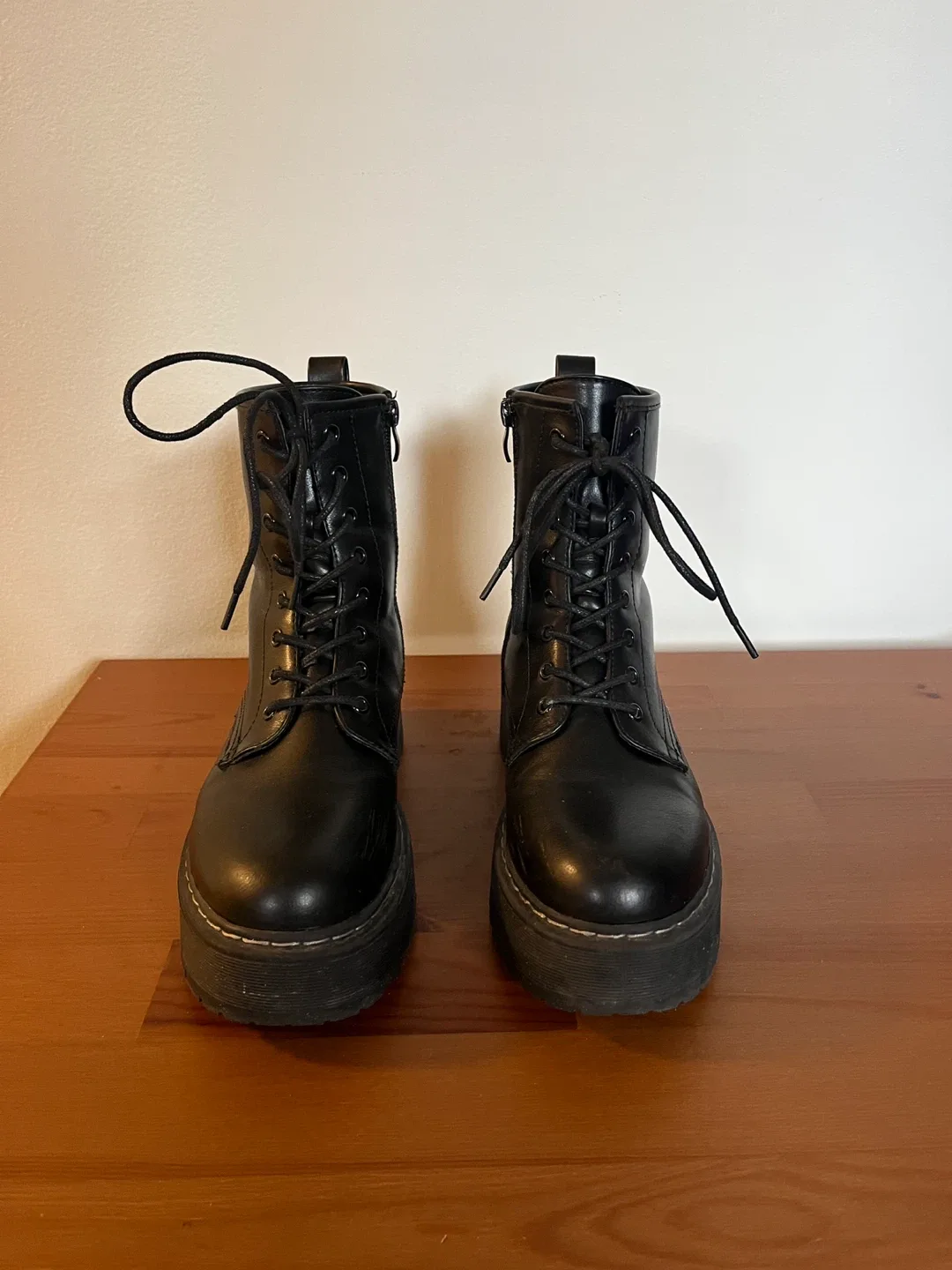 Steve Madden Bettyy Black Boots image indicator(2)