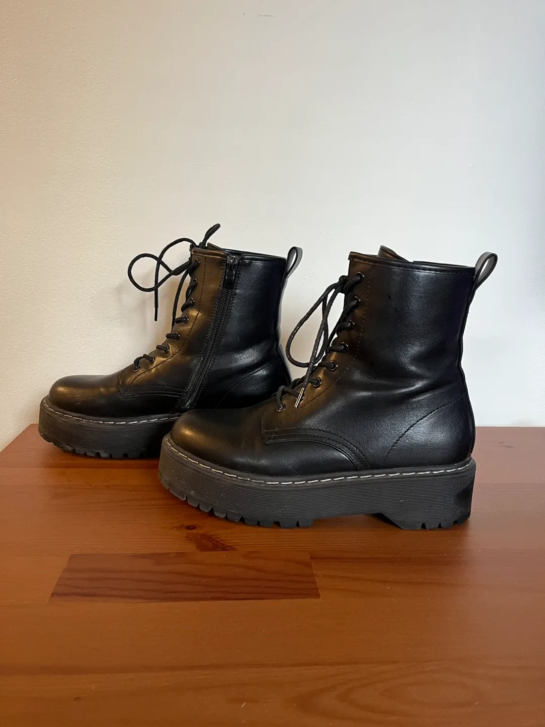 Steve Madden Bettyy Black Boots image indicator(6)