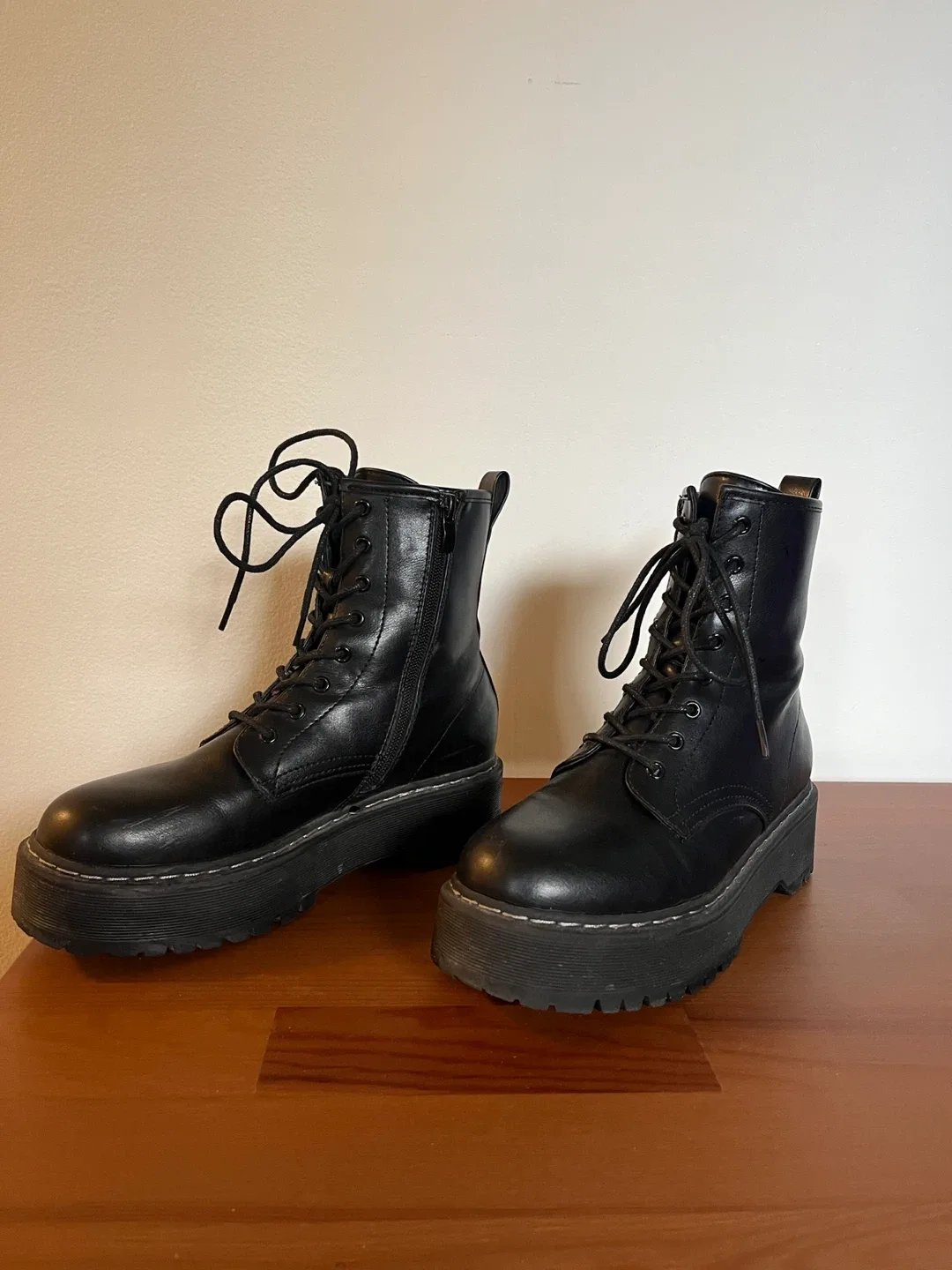 Steve Madden Bettyy Black Boots image indicator(5)