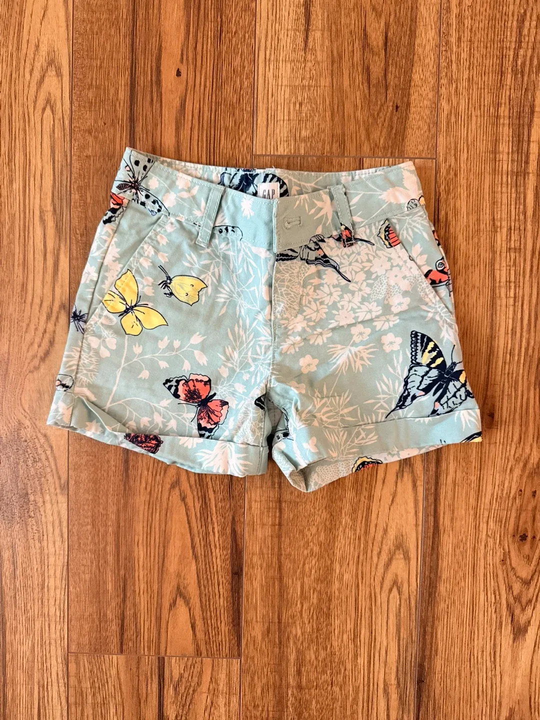 GAP Butterfly Print Shorts Kids Size 5 thumbnail