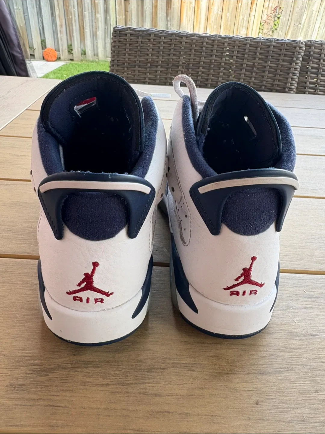 Air Jordan 6 Retro, Size 4 Youth image indicator(4)