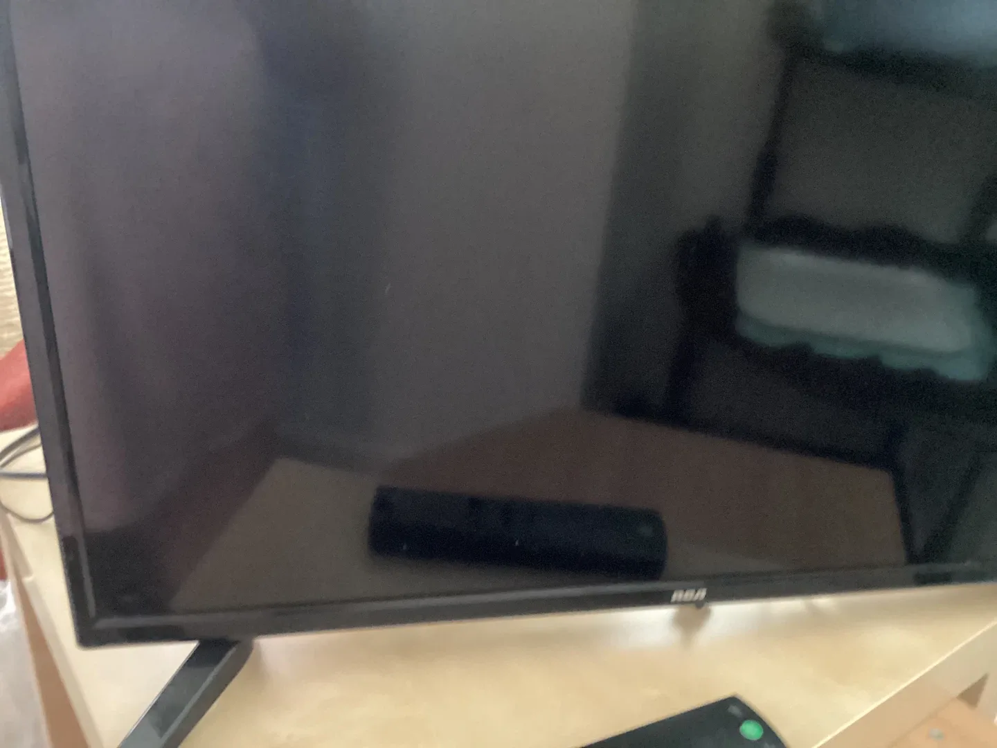 RCA TV with Remote image indicator(2)