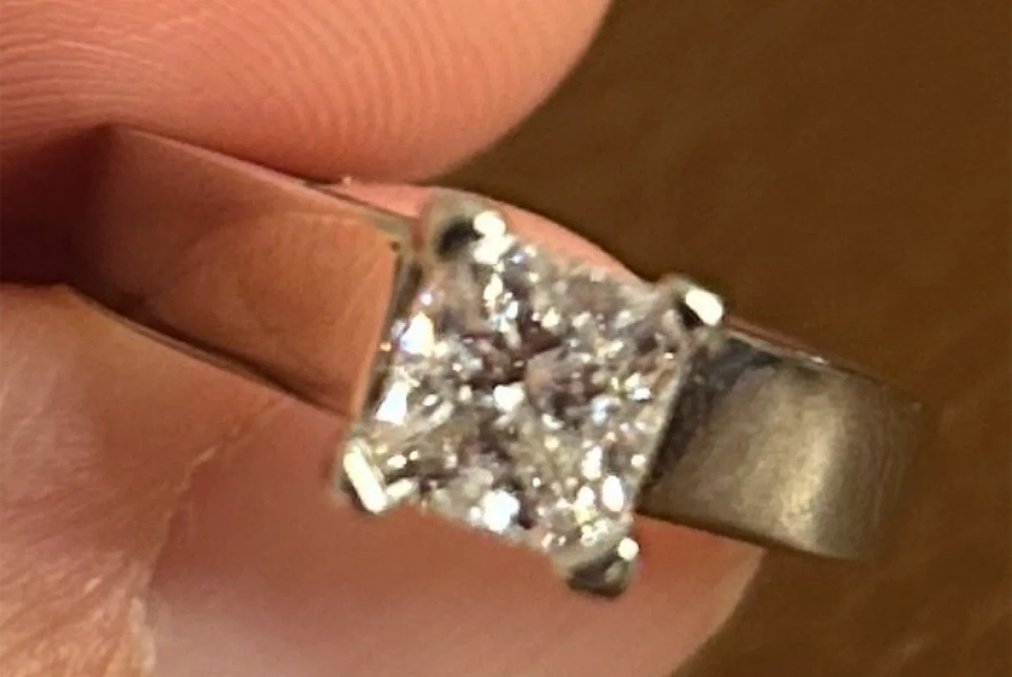 14kt White Gold Solitaire Diamond Engagement Ring image indicator(4)