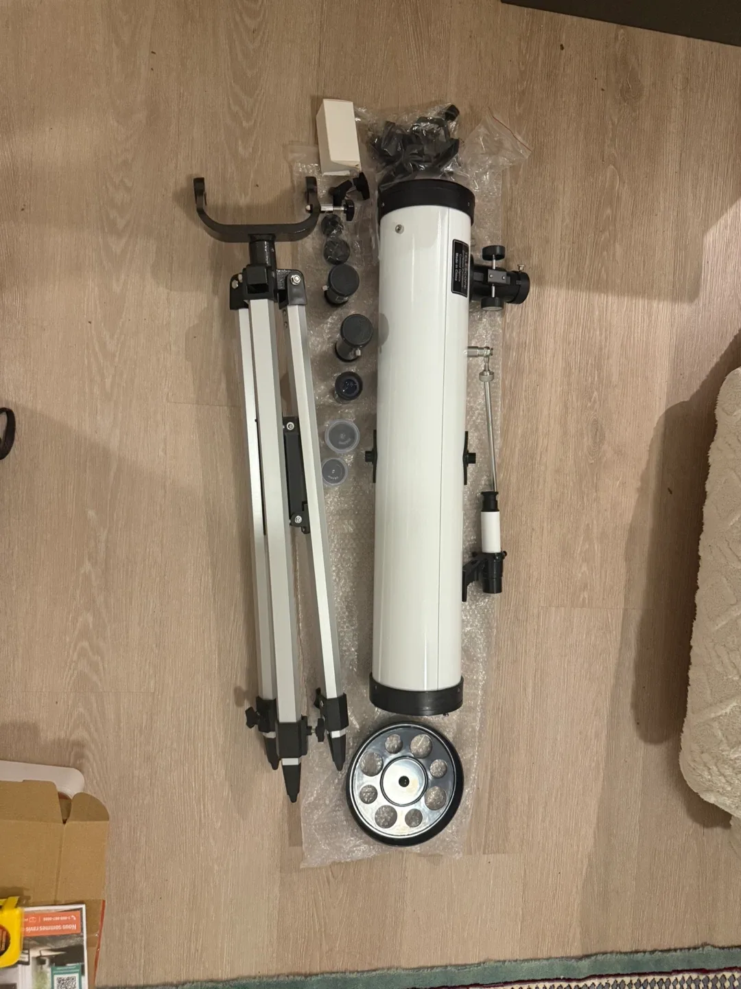 HSL 76700 Astronomical Telescope - Like New! image indicator(4)