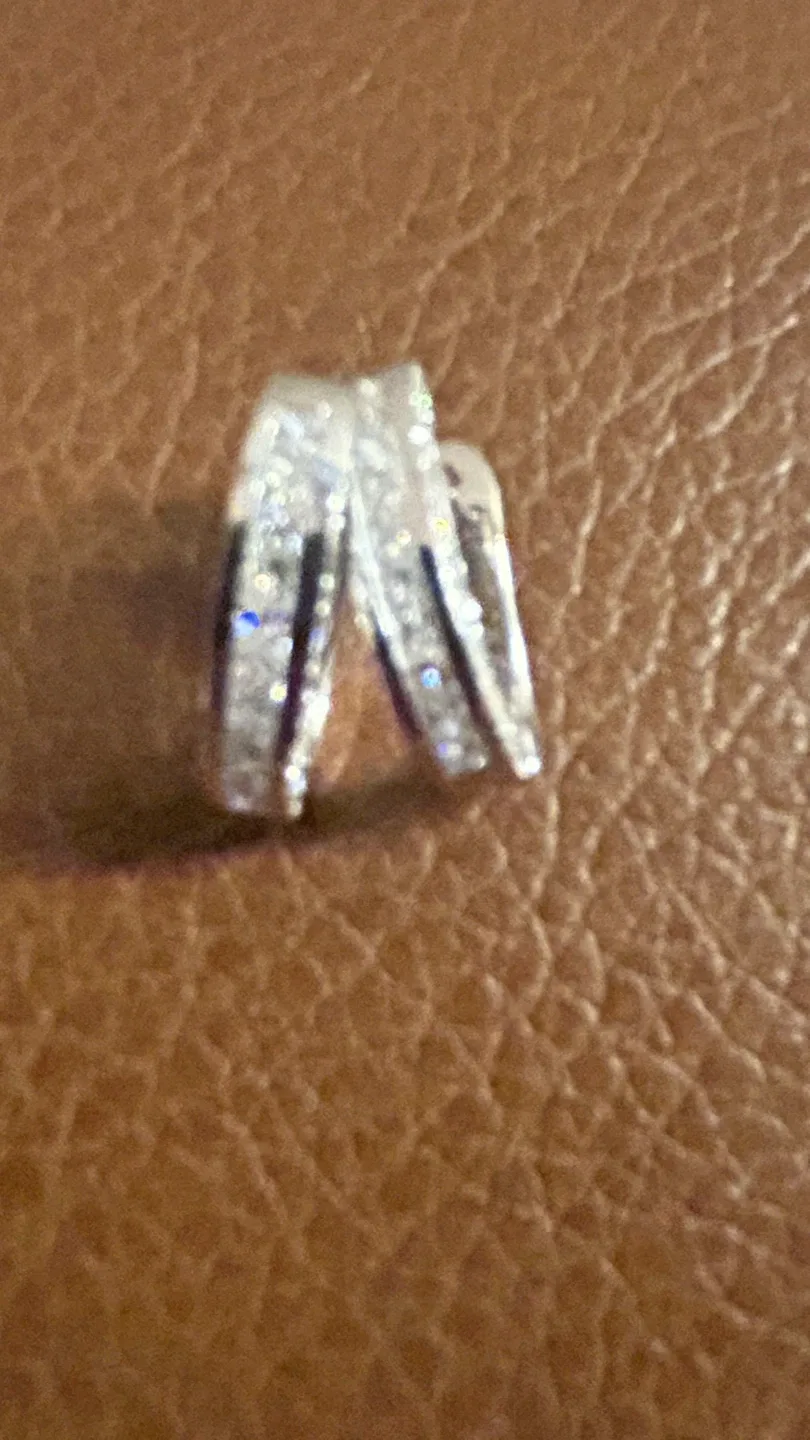 14kt White Gold Diamond Earrings image indicator(7)