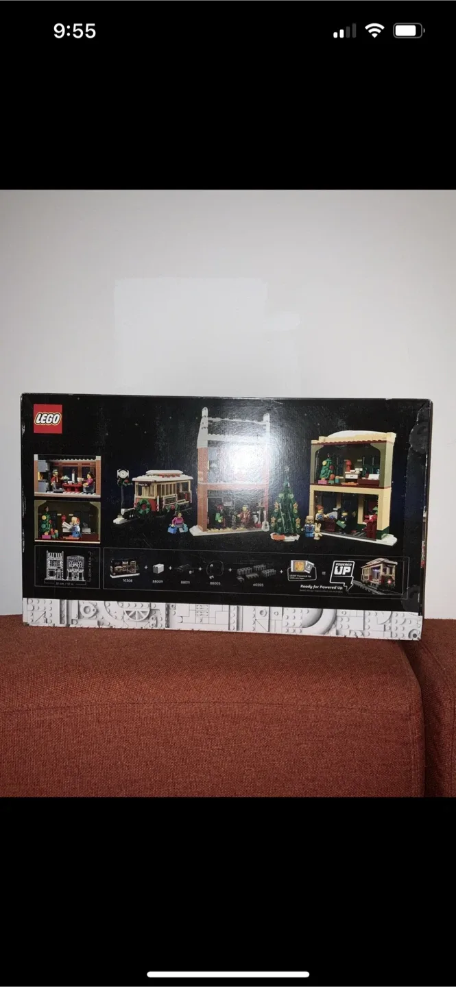 New LEGO Holiday Main Street 10308 image indicator(2)