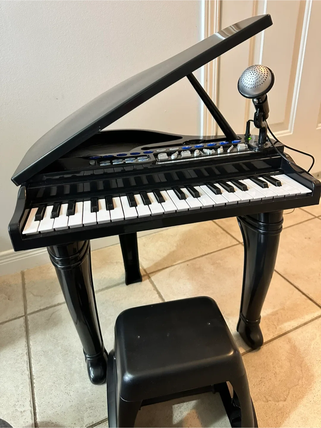 Black Toy Grand Piano with Microphone image indicator(2)