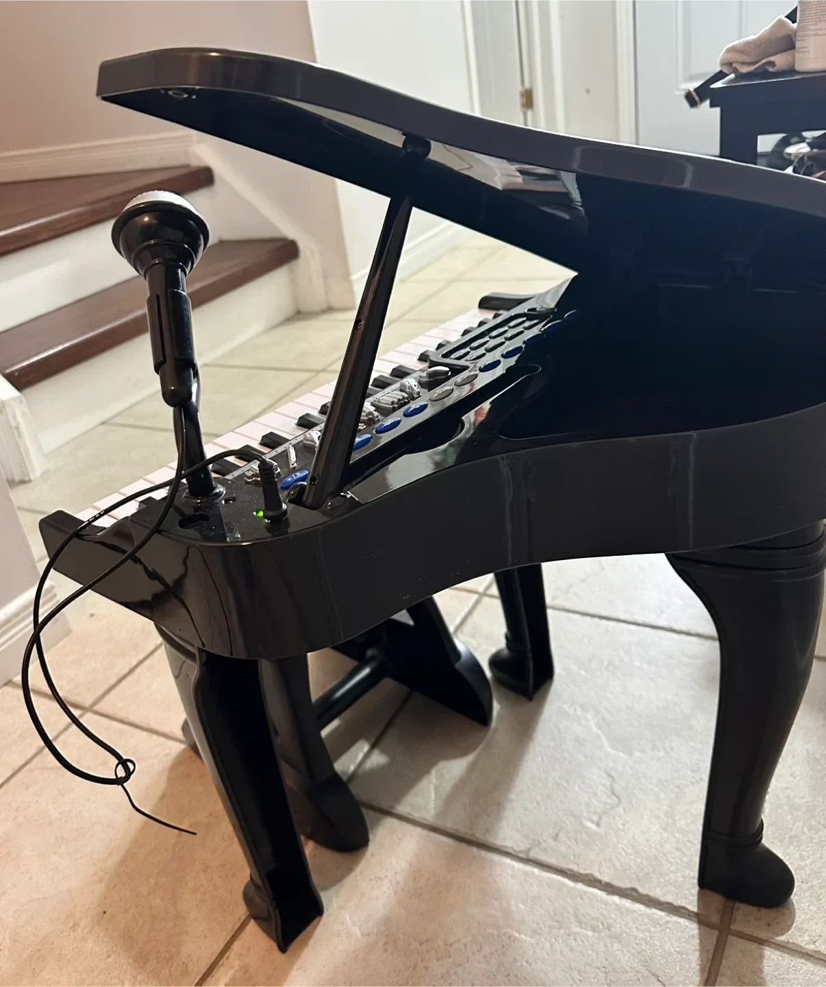 Black Toy Grand Piano with Microphone image indicator(3)