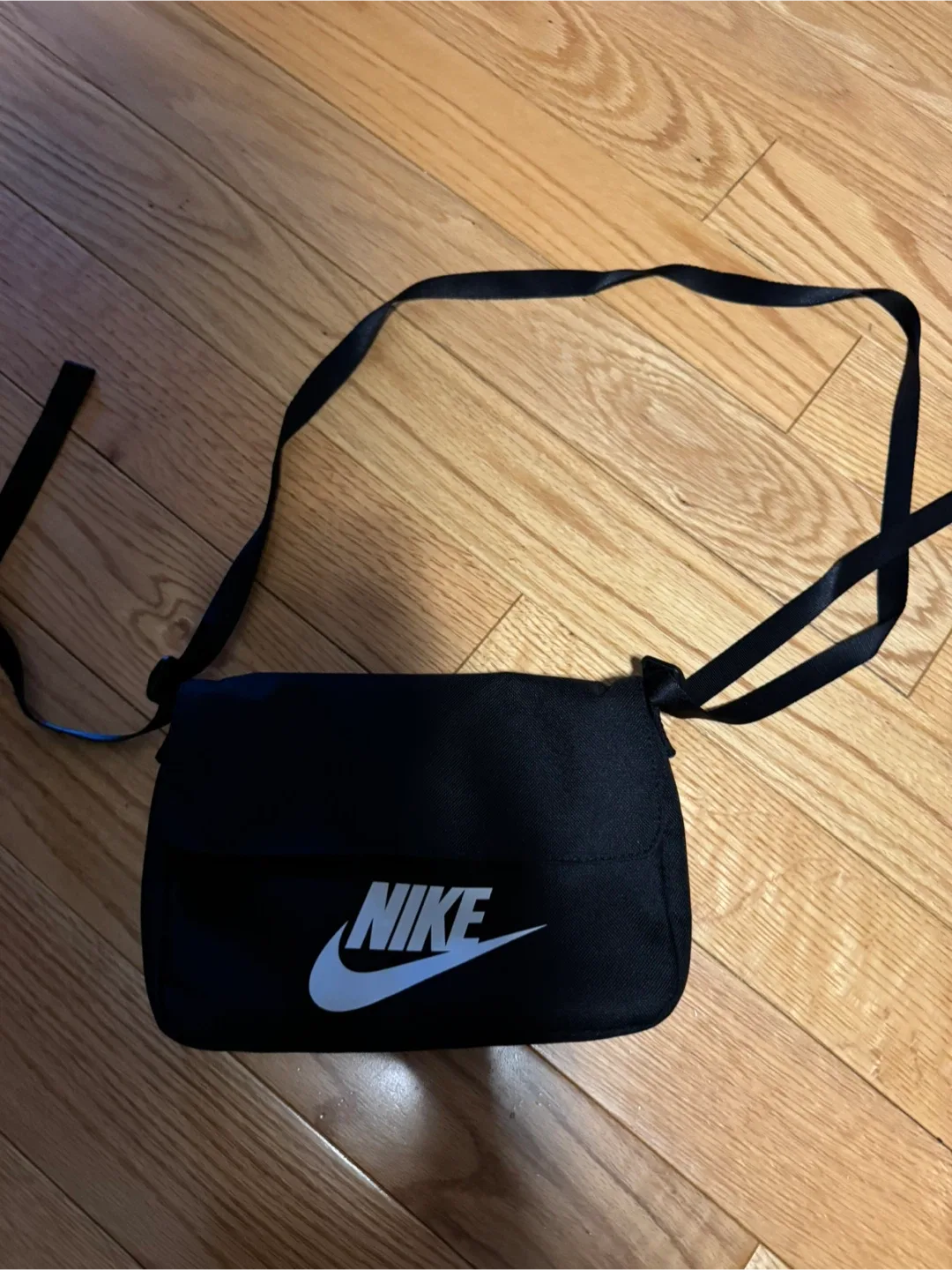 Nike Black Crossbody Bag image indicator(3)