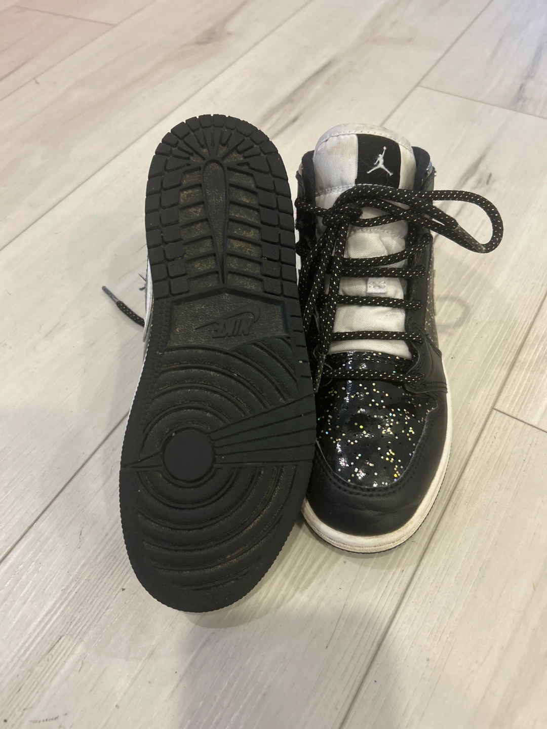 Jordan High Top Sneakers - Size US 2Y - photo 4