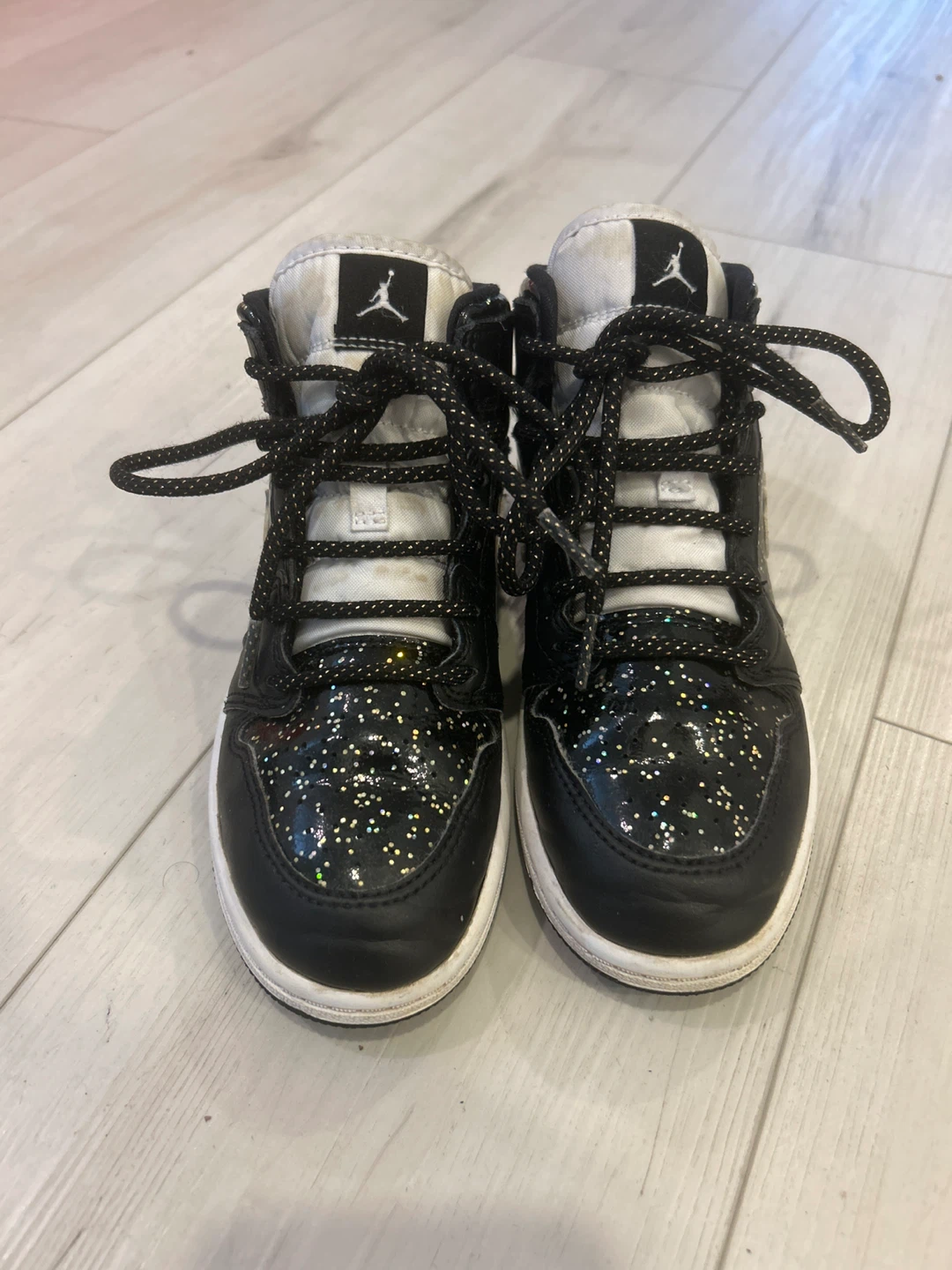 Jordan High Top Sneakers - Size US 2Y - photo 2