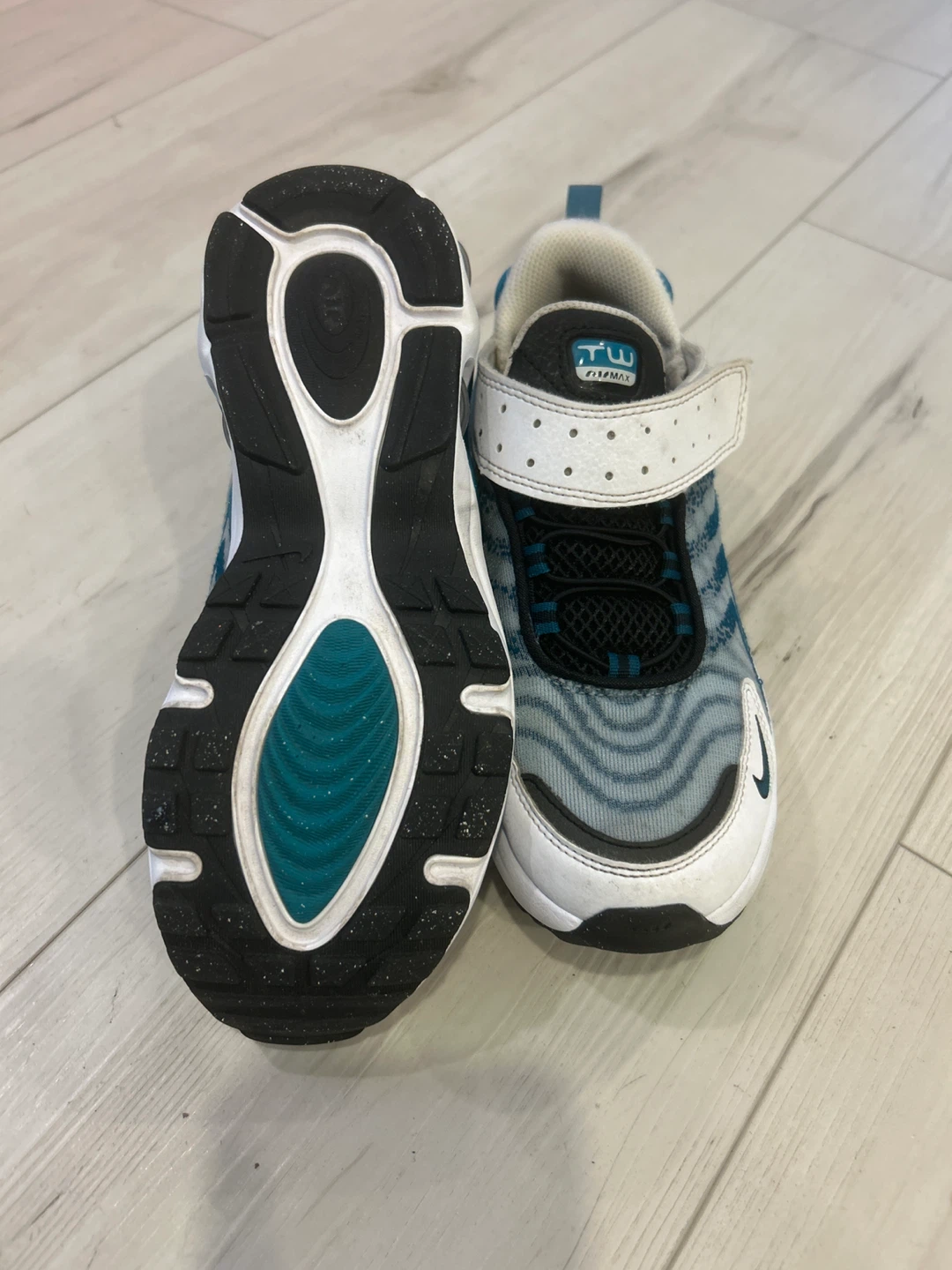 Nike Air Max TW youth Shoes - Size US 3Y - photo 4