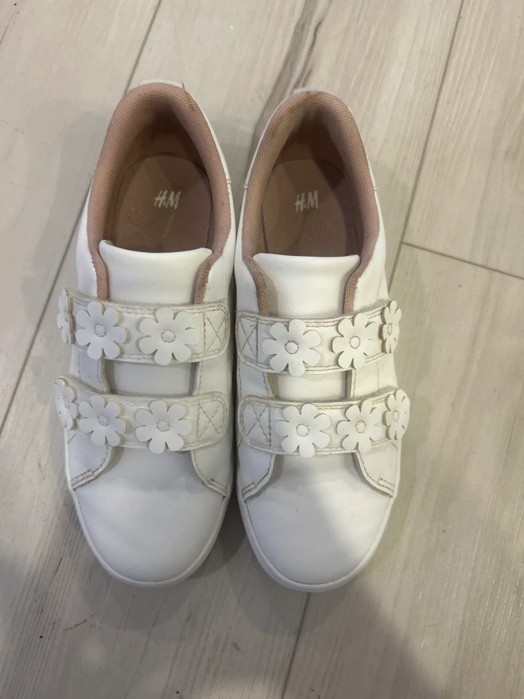 H&M White Floral Sneakers - US Size 2.5 image indicator(2)