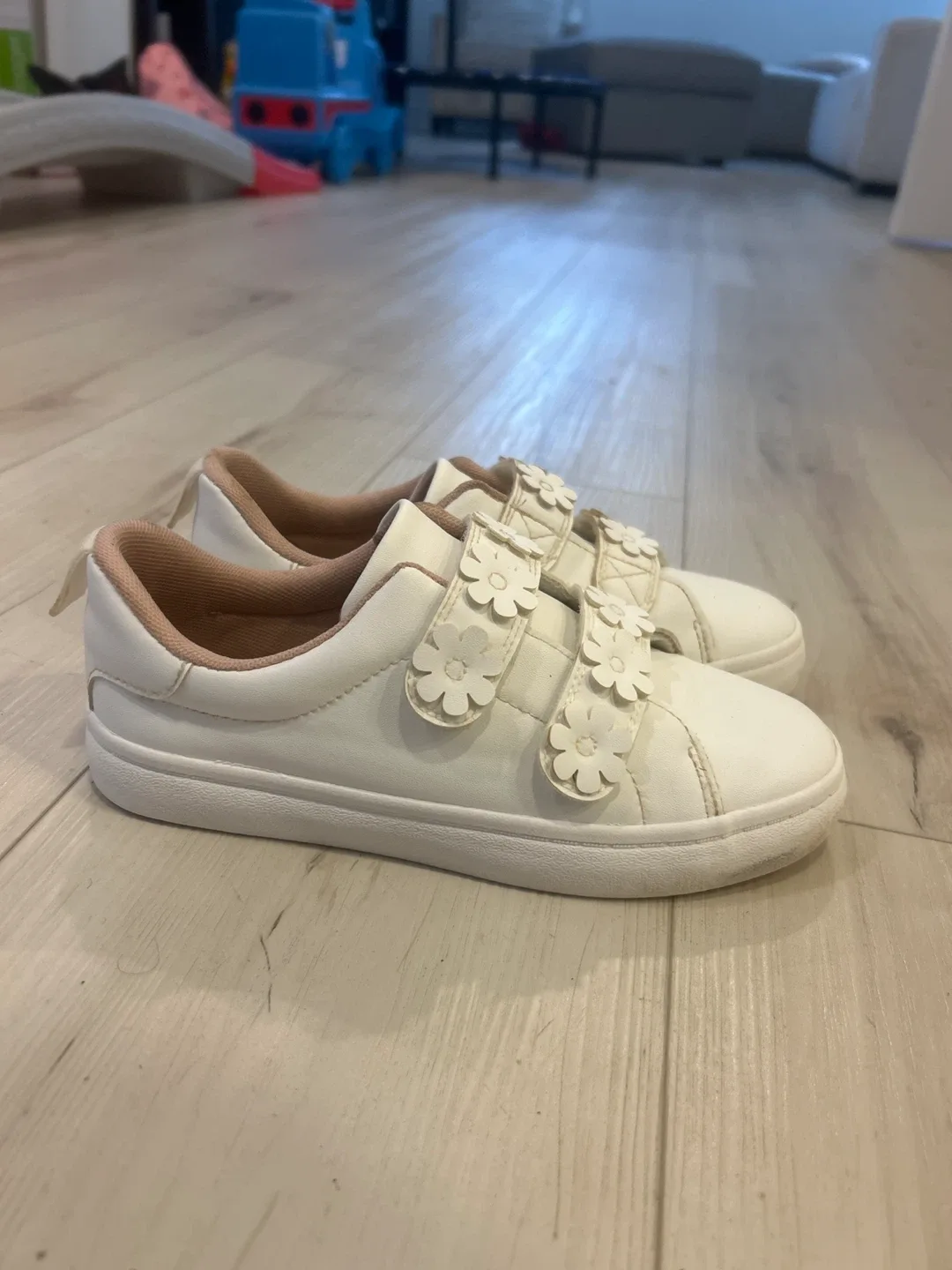 H&M White Floral Sneakers - US Size 2.5 thumbnail