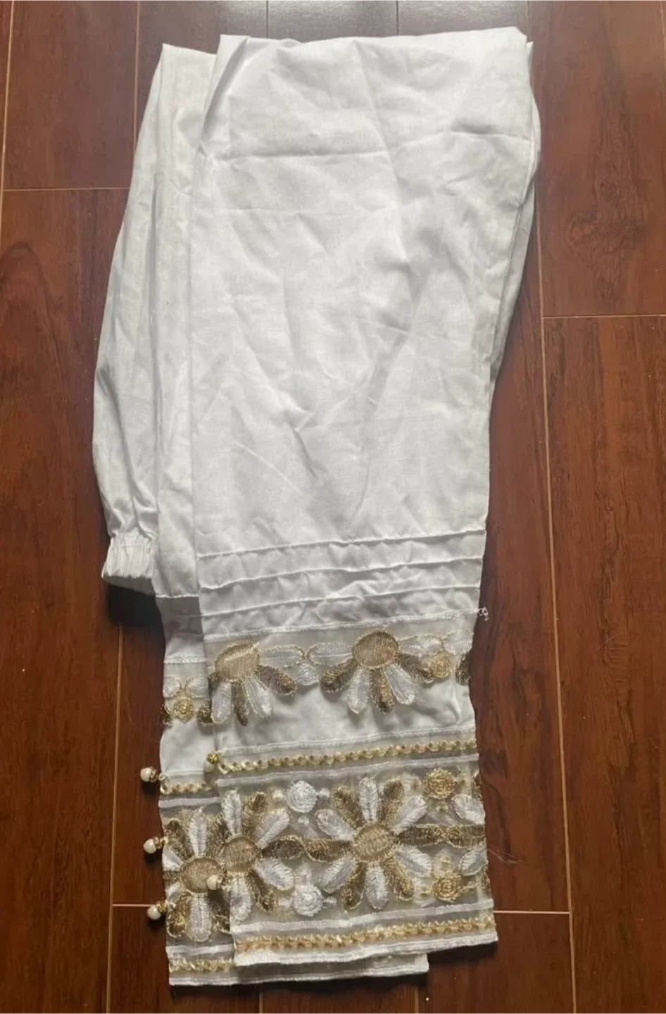 White Embroidered Shalwar Pants image indicator(2)