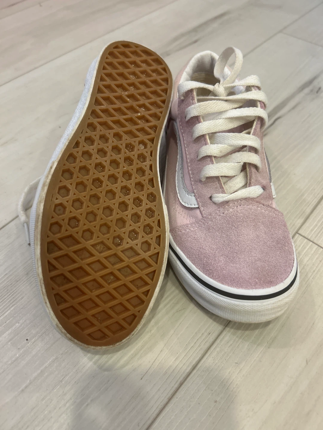 Vans Old Skool Pink Suede Sneakers- size US 3(kids) - photo 5