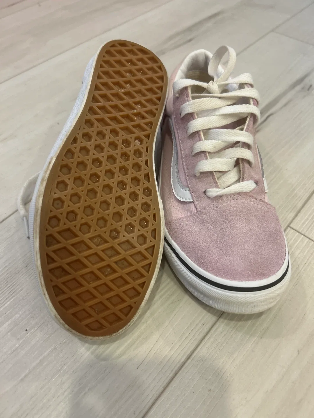 Vans Old Skool Pink Suede Sneakers- size US 3(kids) image indicator(5)