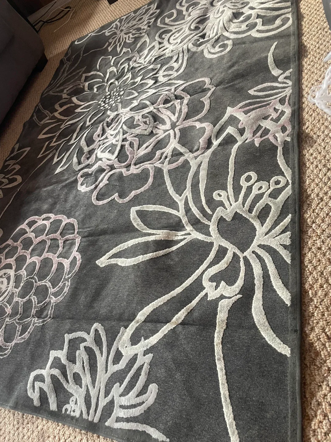 Floral Area Rug - Grey & White